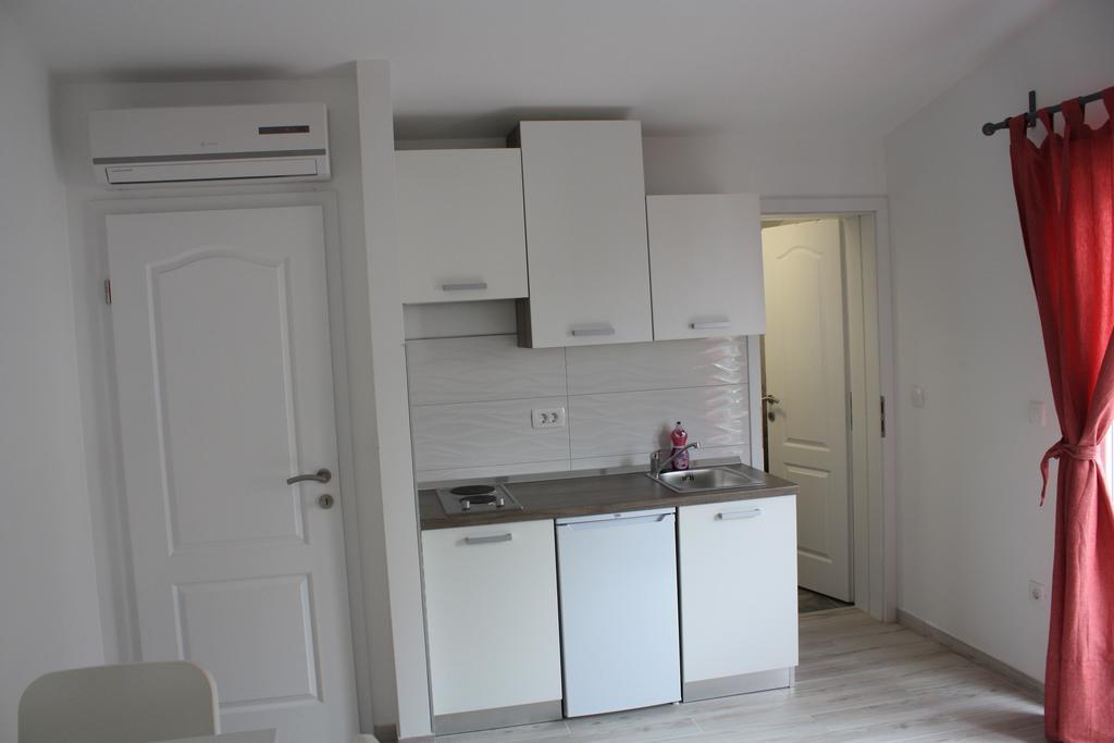 Apartment Vicko ดริเวนิก ภายนอก รูปภาพ