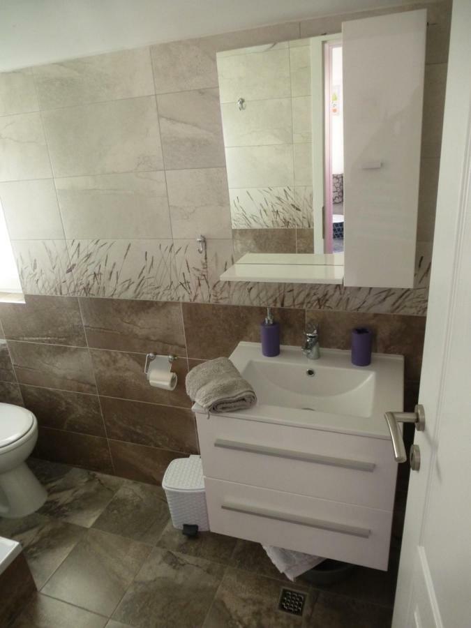 Apartment Vicko ดริเวนิก ภายนอก รูปภาพ