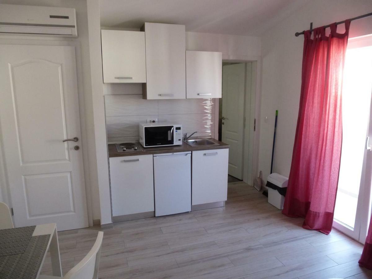Apartment Vicko ดริเวนิก ภายนอก รูปภาพ