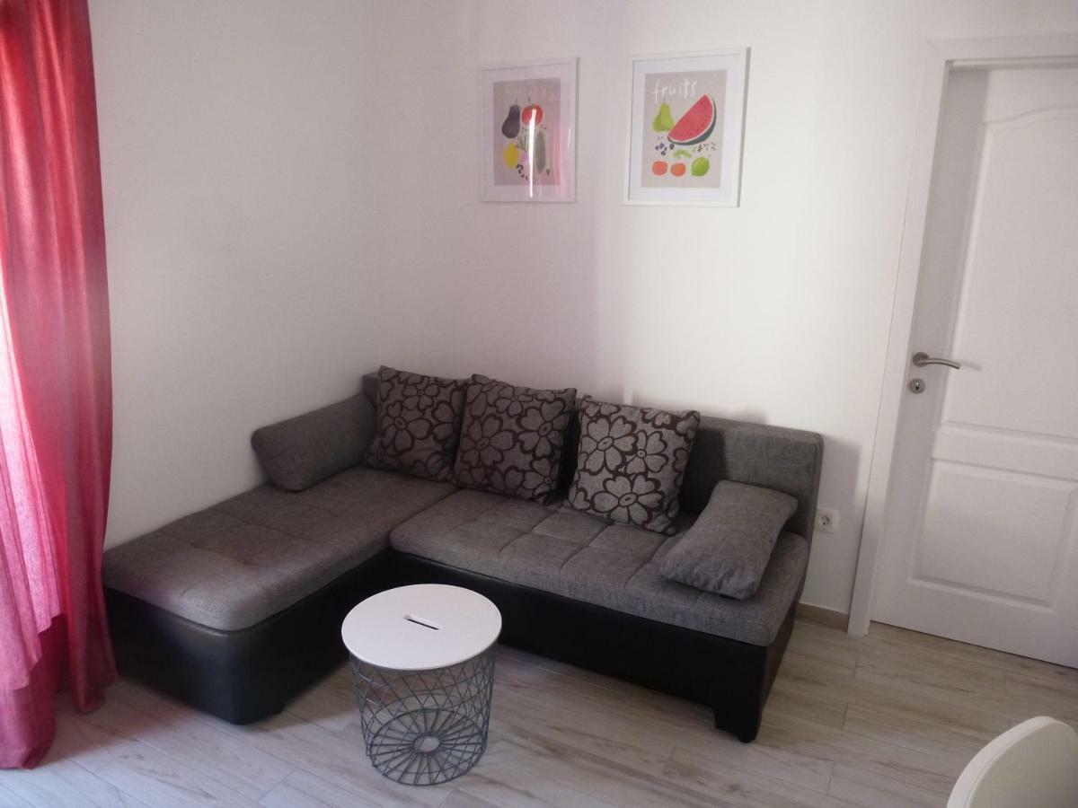 Apartment Vicko ดริเวนิก ภายนอก รูปภาพ